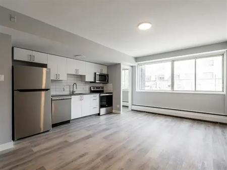 The Hampstead | 5765 Cote-St-Luc Road, Montreal