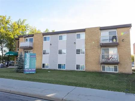 Beaumaris Lake Apartments | 10408 155 Ave NW, Edmonton