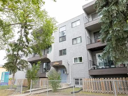 Washington Court | 10715 104 Street NW, Edmonton