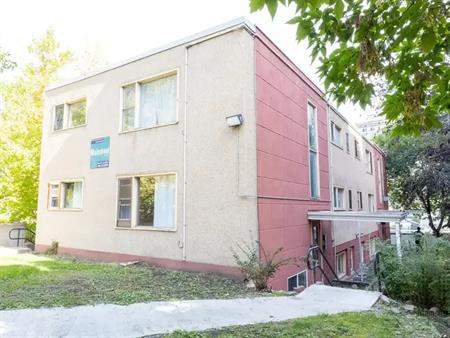 Heritage Trail Apartments 1 | 9737 105 Street NW, Edmonton