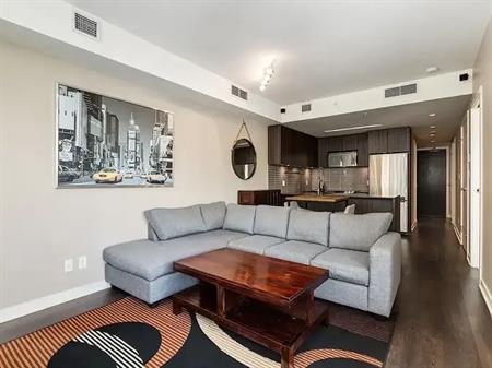 2 bedroom + office, 2 bathroom condo unit in Calla | 402 - 626 14 Ave SW, Calgary