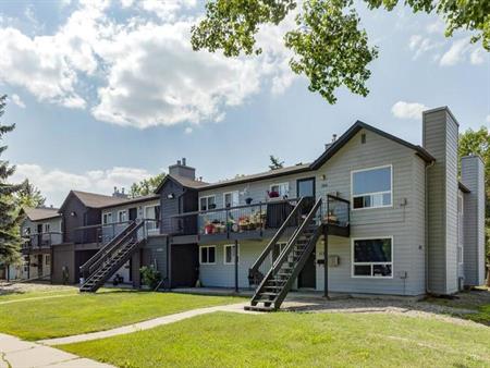 Edinburgh Place | 3102 Edinburgh Dr, Regina