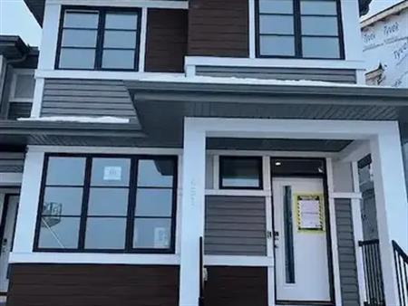 Brand new 3 bedroom 2.5 bath main level.Double Parking pad in back of house. | 451 Union Avenue SE, Calgary