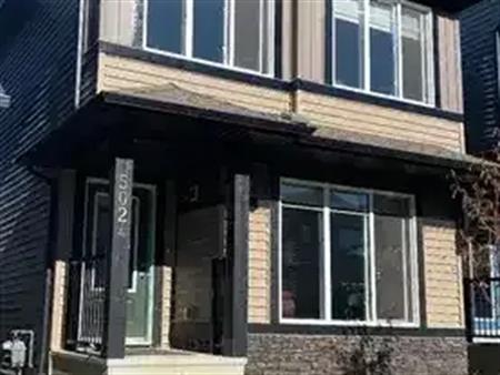 Beautiful House in Keswick | 5024 Kinney Link, Edmonton