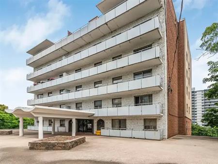 Winston Place Apartments | 123 St. Joseph's Drive, Hamilton