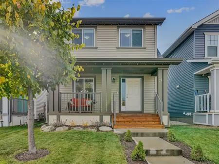 Charming home in desirable Copperfield | 27 Copperpond Square Southeast, Calgary