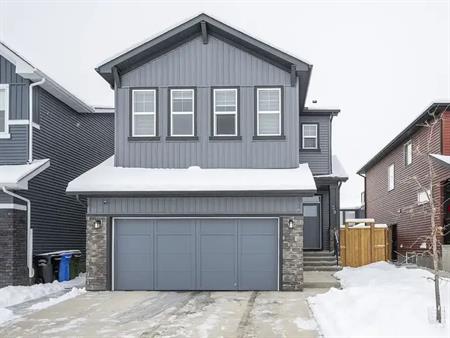 Single family home for rent | 38 Creekside Heath Southwest, Calgary