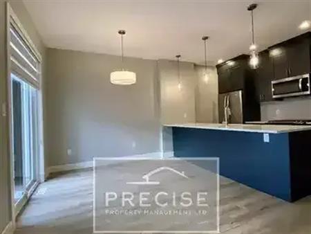 6905 25 Avenue Southwest - Townhouse in Edmonton