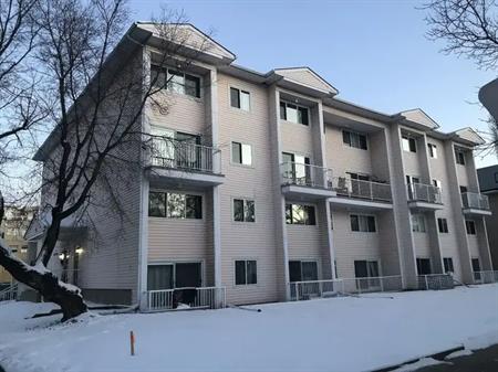 2-storey condo downtown - all utilities included | 19 - 11219 103A Avenue Northwest, Edmonton