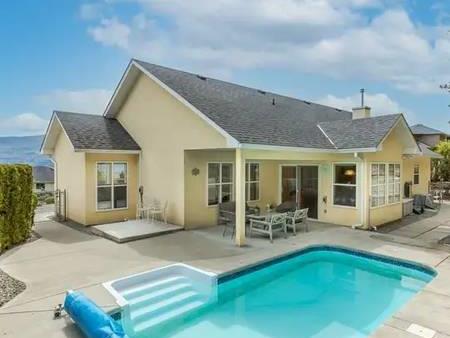 Family home with Pool