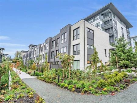 3 Bed 2 Bath Townhouse - Burnaby Mountain