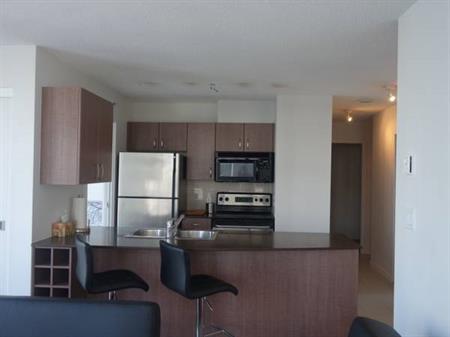 2 Bed + Den, 2 Baths Apartment for Rent @ 610 Granville St, Vancouver