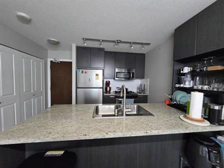 Burnaby Highgate 2bd+2bath+1parking pet-friendly apartment available o