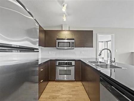 2 BED 2 BATH at TANDEM 3 AT BRENTWOOD BURNABY