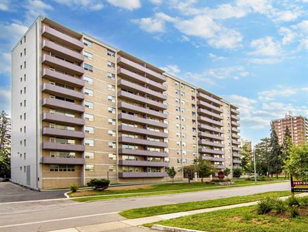 Cresswell Court Apartments | 3050 Glencrest Road, Burlington