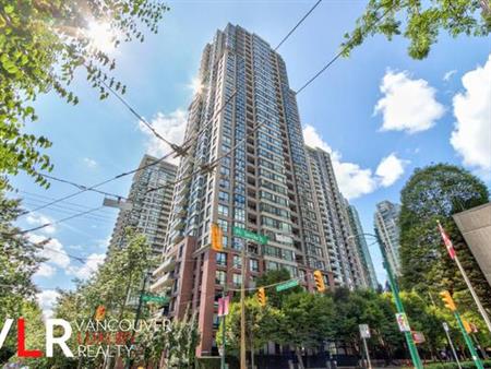 Bright 1 bed 1 bath in Yaletown Park!