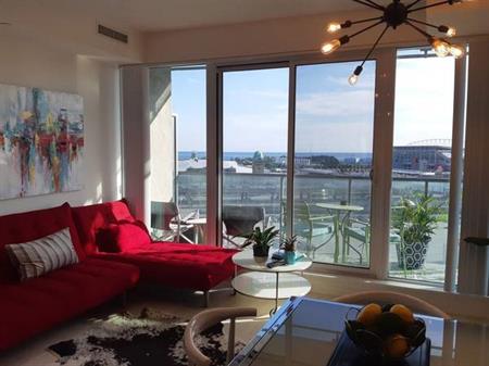 1 Bed, 1 Bath plus Balcony with Excellent Water and City Views