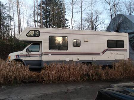 27 foot motorhome on private gated acreage