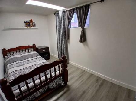 1 Roommate - Bloor/Dufferin 2-bedroom basement apartment