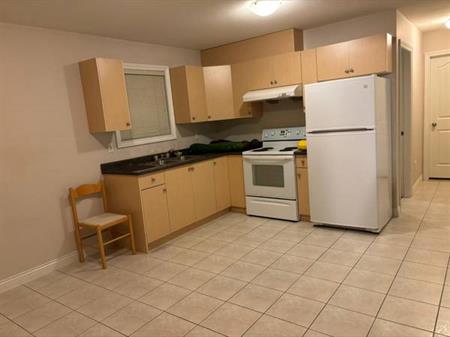 $2050 - Ground Floor newer house 2bed 1bath