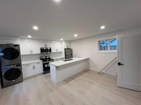 Brand New Spacious and bright 2 bedroom, 1.5 bathroom Laneway Suite