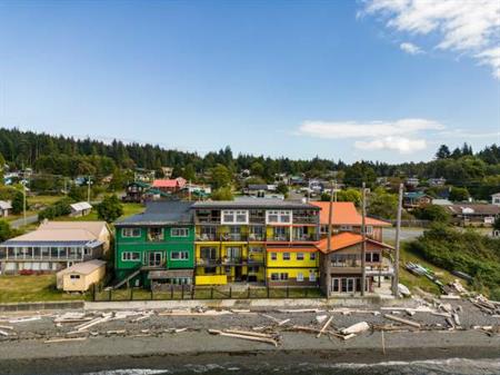 Tired of the city? Looking for peace and quiet on the ocean?