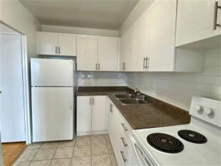 LARGE 1-Bedroom Apartment, Available NOW!!!