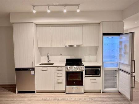 Commerce & Hwy 7 Stunning 1Bdrm Modern Design Open Concept Bright