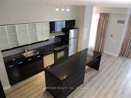 Leslie & Sheppard Stunning 2Bdrm +Den Luxurious Twnhouse Upgraded Kit