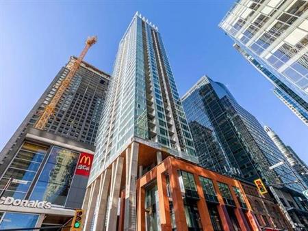 Solstice Condo: DT Luxury 3 ½ Corner Unit