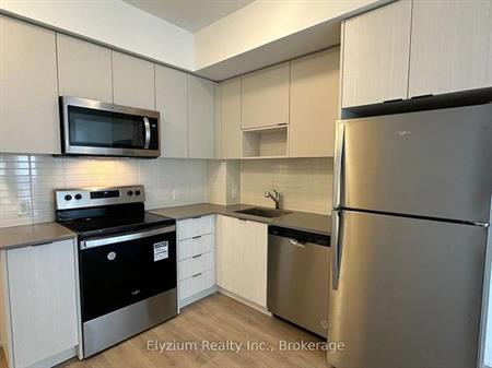 Burnhamthorpe Rd/Hurontario st Spacious Bdrm +Den Modern Kitchen