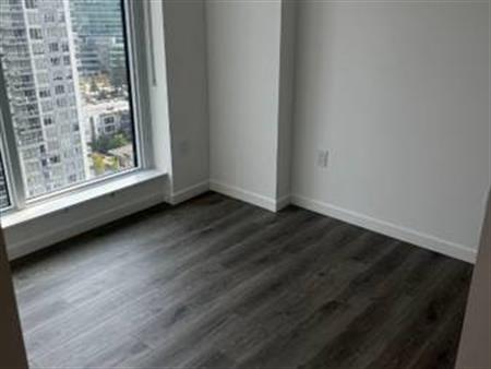 2 RM surrey center. 2200/mth