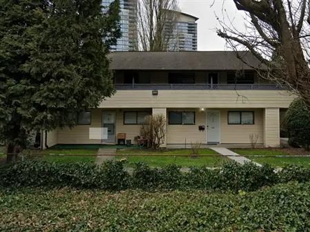 5642 BROADWAY | 5642 BROADWAY, Burnaby