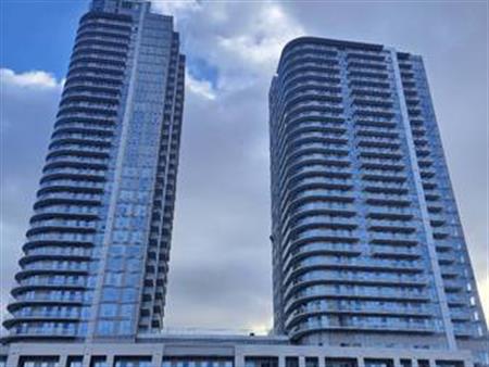 2b2b brand new condo rent out🌟 2033 Kennedy Rd