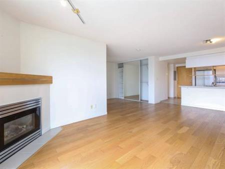 $2700 / 578 SF Studio Apartment