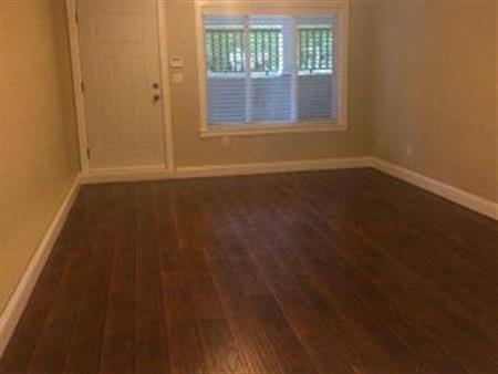 $2,300.00 / 2 br - Fraser Heights