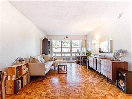 Renovated 1BR Near Kits Beach w/ Storage, Parking & Balcony - Feb 1