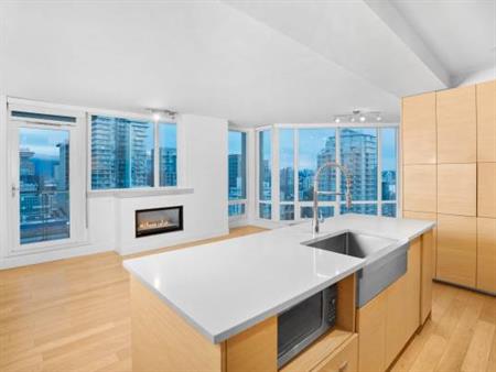 Downtown 2BR + Den Condo | Quiet Sub-Penthouse with Stunning Views