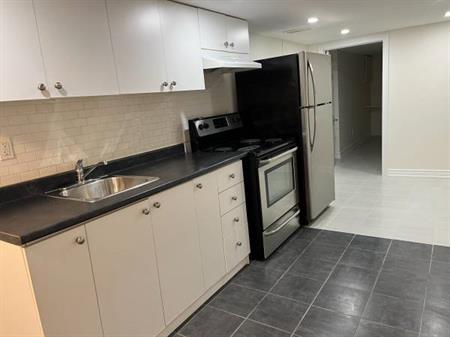 1 Bedroom Basement Apartment in Downtown Toronto - All Inclusive