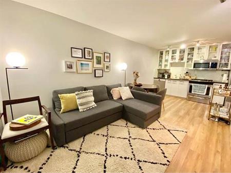 Yaletown Fully Furnished 2 BED 1 BATH + DEN Apartment