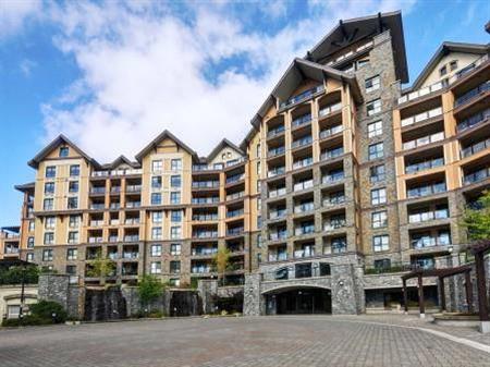 Finlayson Reach - 990 sq ft two bed corner condo - $2800/month