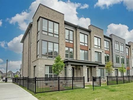 Newly Built End Unit Townhome in Glen Abbey Encore