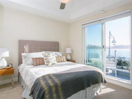 Waterfront 1 bedroom apartment with in-suit laundry