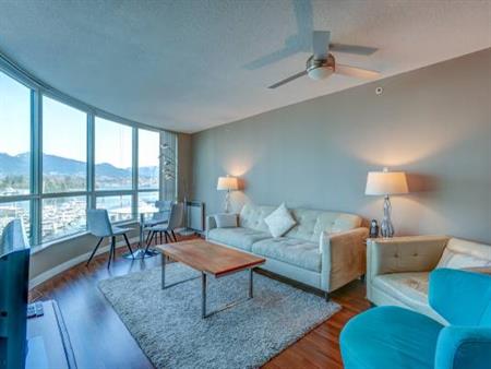 Fully Furnished 2 Beds/2 Baths & Den in COAL HARBOUR - #401