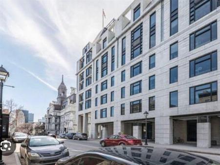 Magnifique immeuble style hôtel ,situé dans le coeur du Vieux Montréal