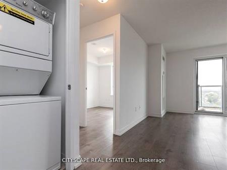 JUNCTION TRIANGLE 2 BEDS 2 BATHS CORNER UNIT