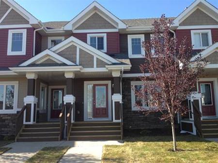 Glenridding Heights South West Edmonton 3 bedrooms townhouse for rent | 2414 Glenridding Blvd SW, Edmonton