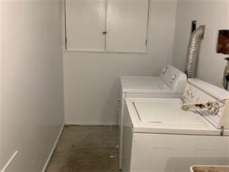 1 bedroom $1800