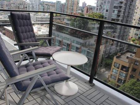 Fabulous One Bedroom Condo in Yaletown (ID: VA034) | WWW.DMPM.CA