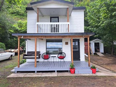 Petite maison a louer sur le bord du fleuve